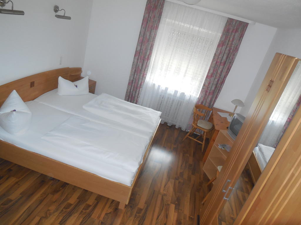 Hotel Garni Am Hechenberg Mainz Quarto foto