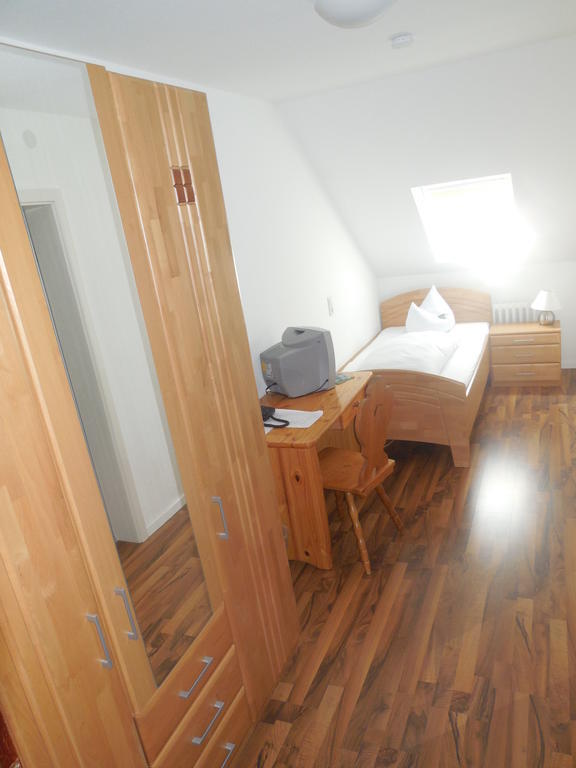 Hotel Garni Am Hechenberg Mainz Quarto foto