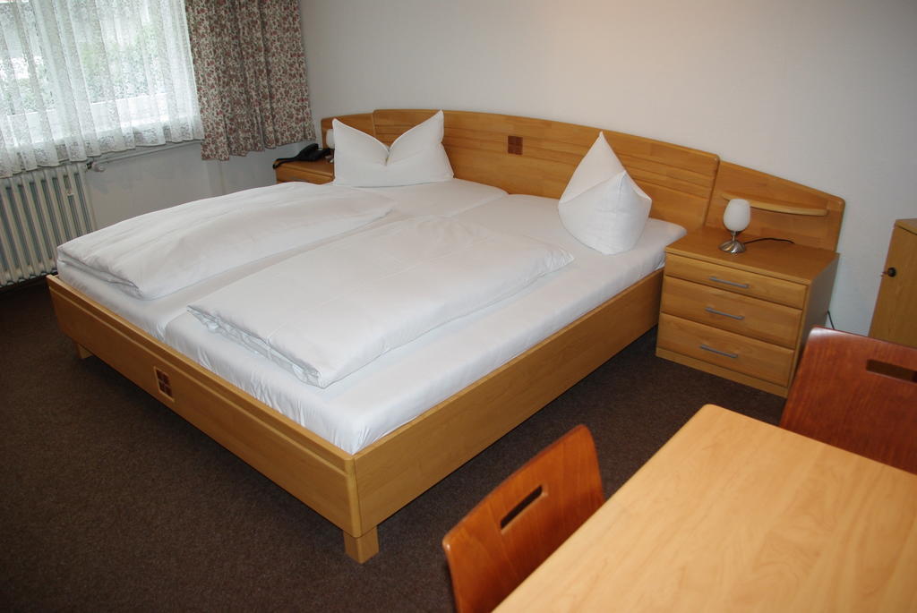 Hotel Garni Am Hechenberg Mainz Quarto foto
